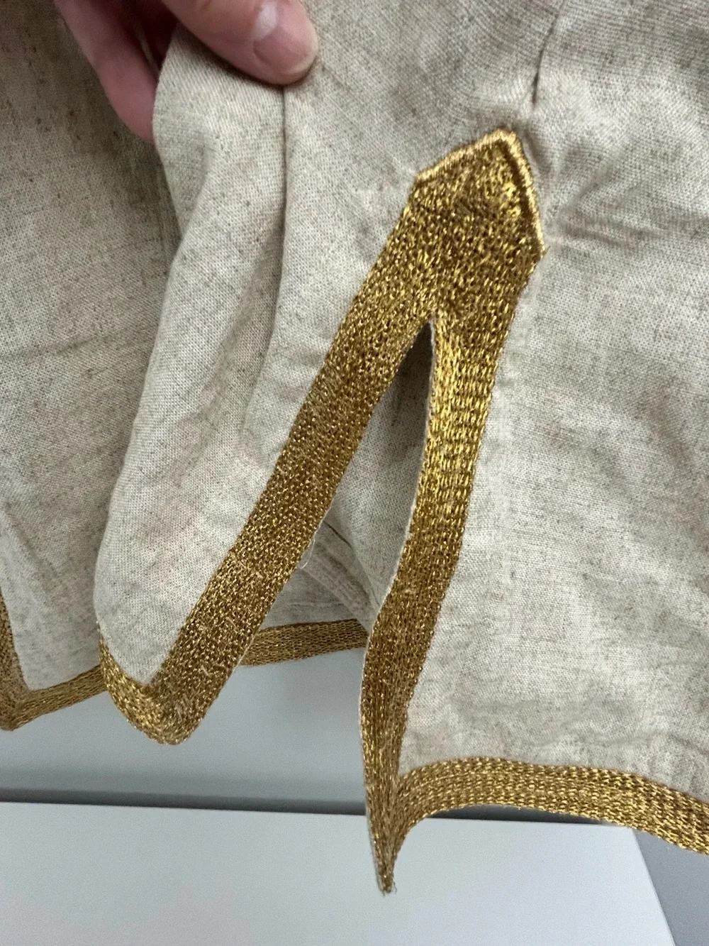 Coldwater Creek Cream Tunic with V Neck Gold Trim Accents Linen Blend Size L - Picture 4 of 13